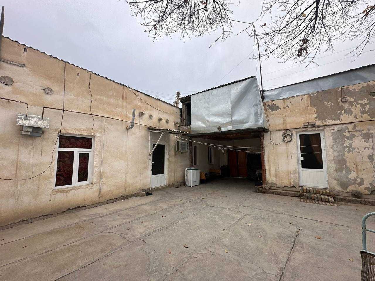 2 sotiqli hovli sotiladi.