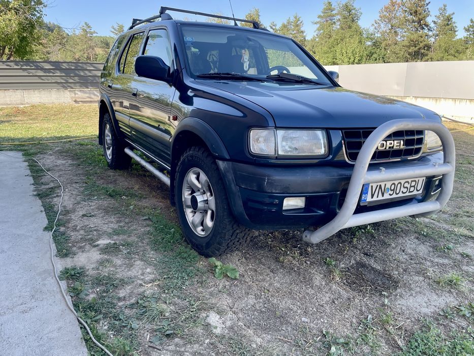 Opel frontera.