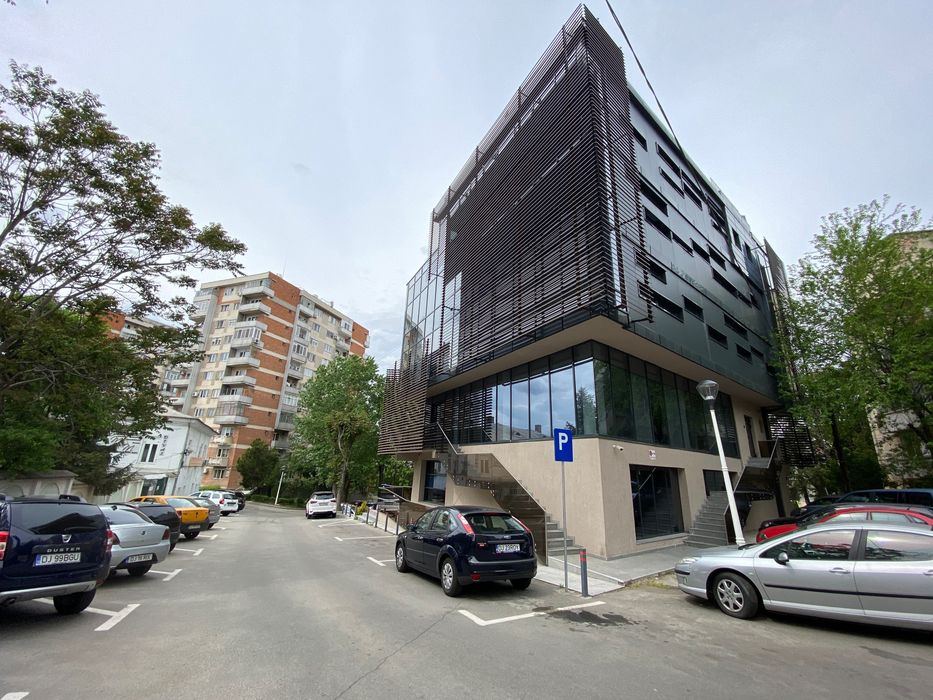 Spatiu birouri ultracentral Str Savinesti, 134mp etaj 1, 128mp demisol
