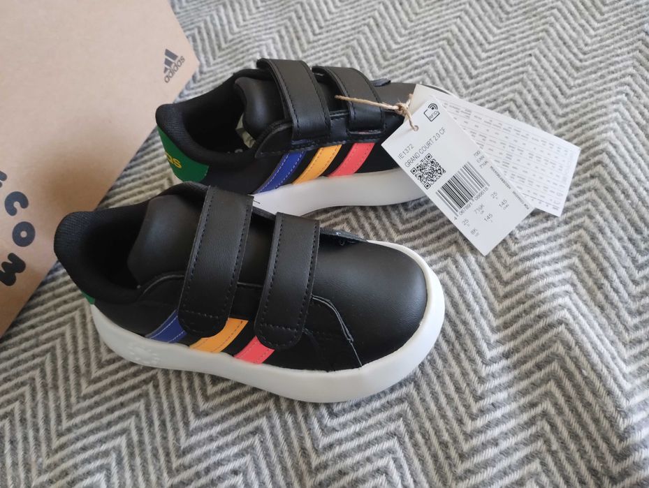 Adidas детски маратонки номер 25