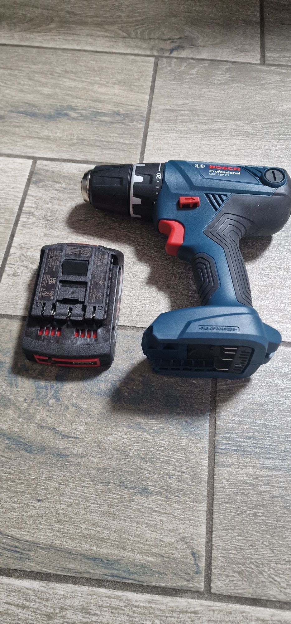 винтоверт BOSCH GSB 18V-21