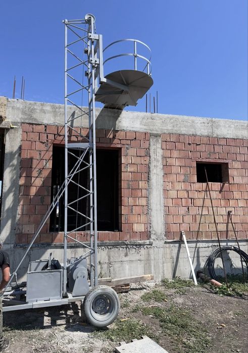 De vanzare Lift  santier  motor trifazic. Ridica pana la 500 kg