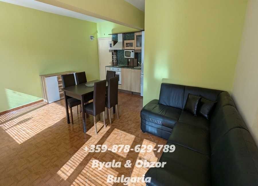 Просторен двустаен апартамент с 2 бани в гр.Бяла