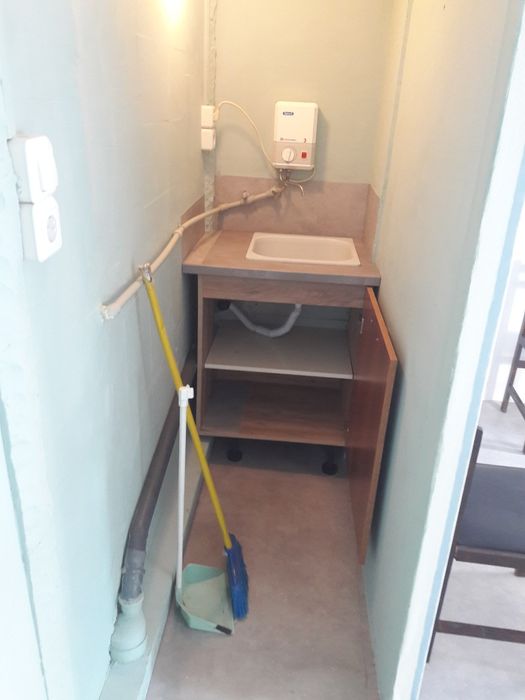 Дава се под наем Офис в Бургас, Център - 14 кв.м за 178.5 € - Снимка #4