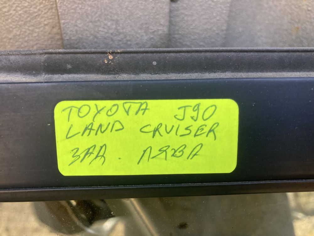Задна лява врата за тойота ланд лрузер/Toyota land cruiser J90 96-02г