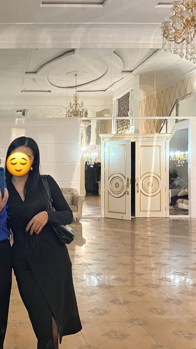 Продаю элегантное черное платье