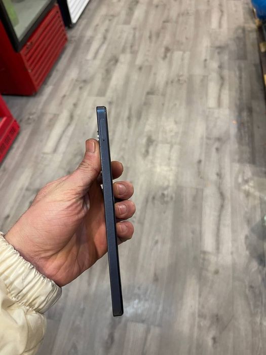 Realme c55.

Xotira: 8×256.

Rangi: Qora

Ishlagan vaqti: 2 o