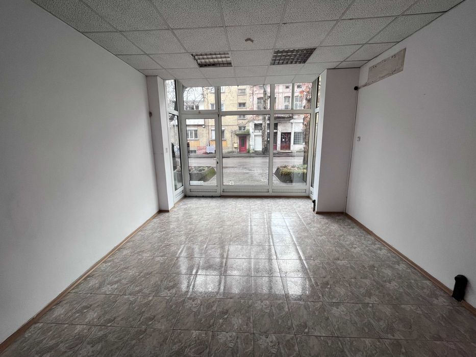 Дава се под наем Магазин в Севлиево - 20 кв.м за 193.8 € - Снимка #3