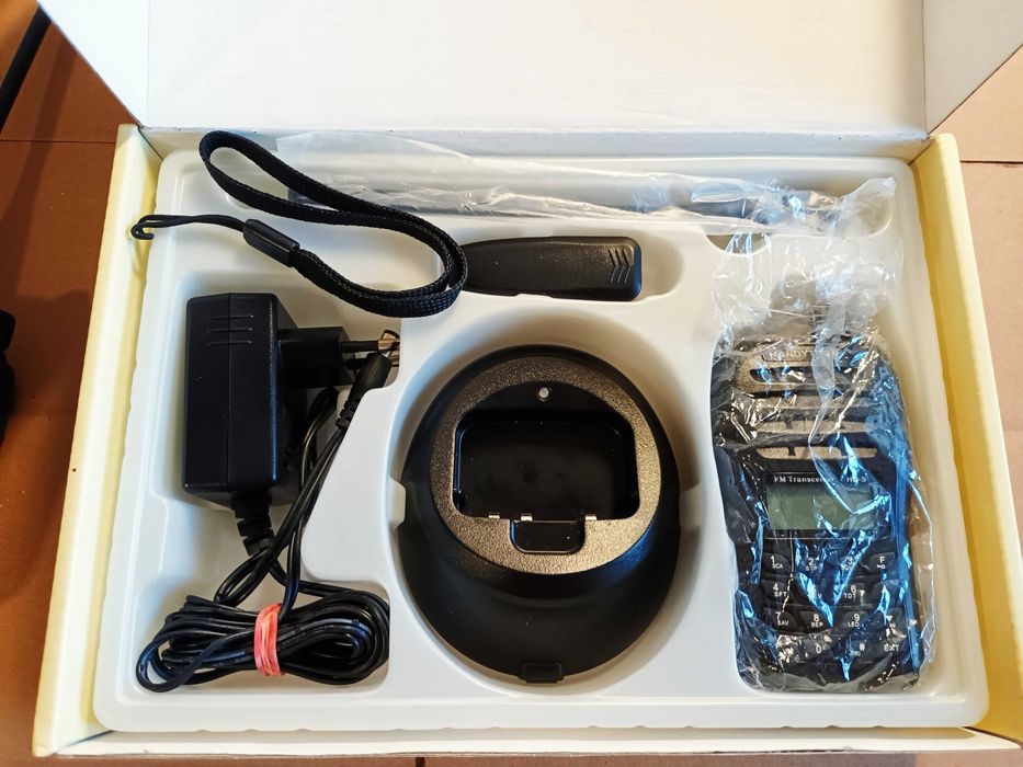 2 Stații Handytron 144Mhz 5W