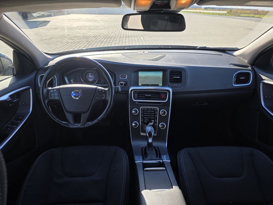 Volvo V60 D3 2015 Automat*Navi*5 pistoane*ÎNMATRICULATĂ