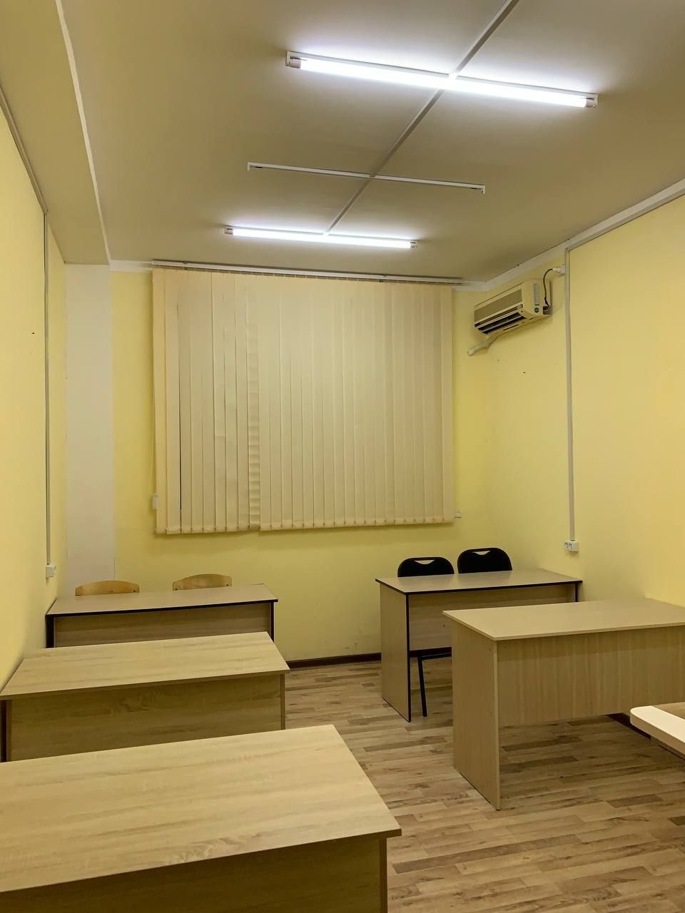 Метро Мирзо Улукбек офис 15м² 30м² без мебели  3й этаж  до метро 5 мин