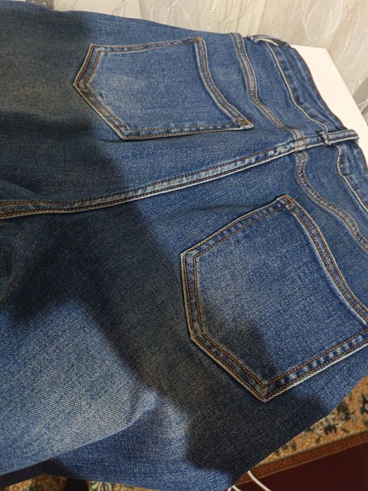 Ayollar uchun jinsi shim