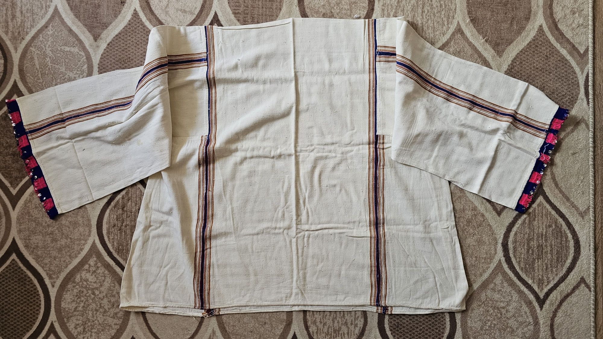Кенарени ризи - ръчно тъкани