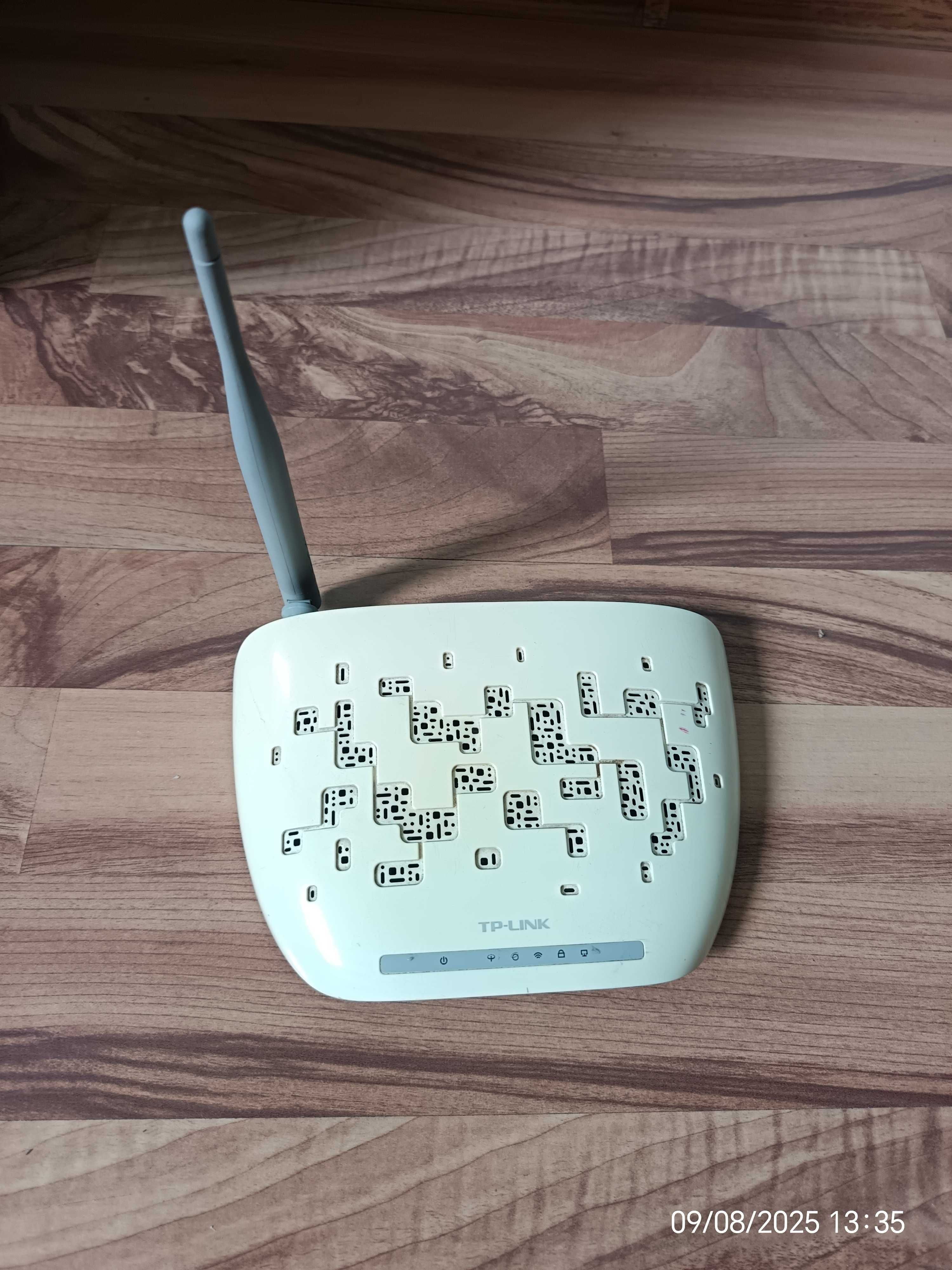 Wifi роутеры 2шт TP-LINK WR840N 300 Мбит и 1 TP-LINK TD-W8151N 150Мбит