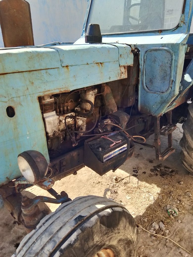 Traktor sotiladi MTZ 80