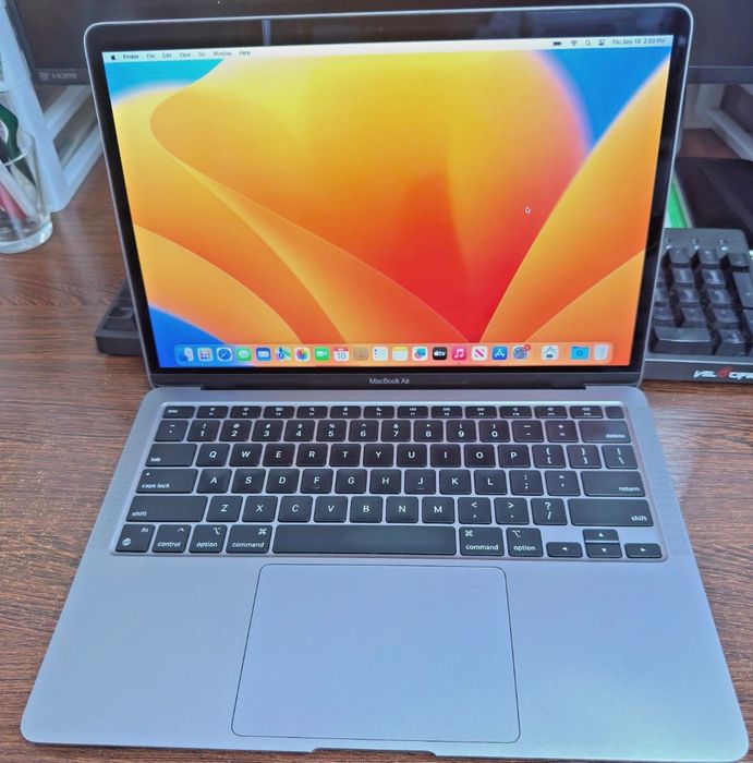 MacBook Air M1 256гб хорошее состояние