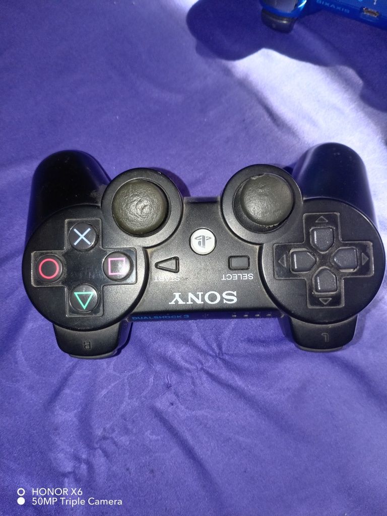 Playstation 3 full 4 djostik va xamma sim zaratkalari ichida