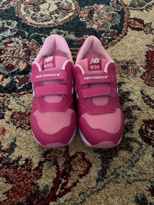 Papuci New Balance fete noi