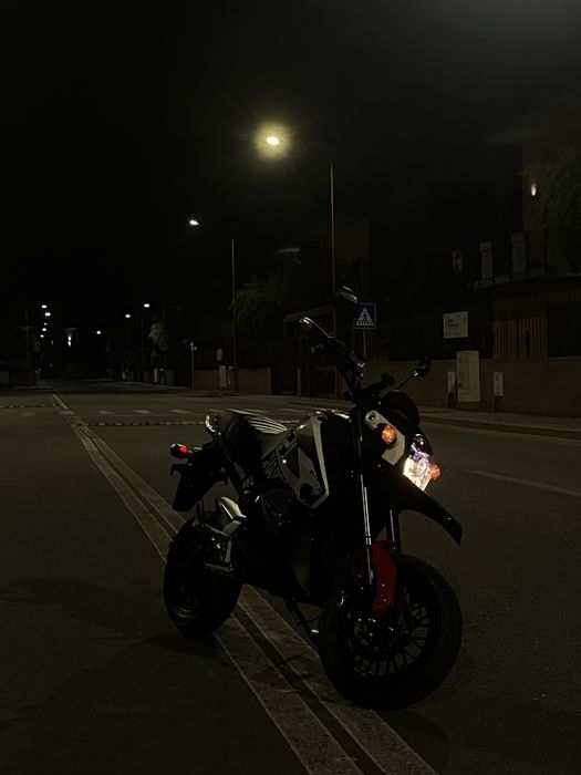 Vand/Schimb cu scuter de preferat benzina Elmoped charge 2200w Klass 1