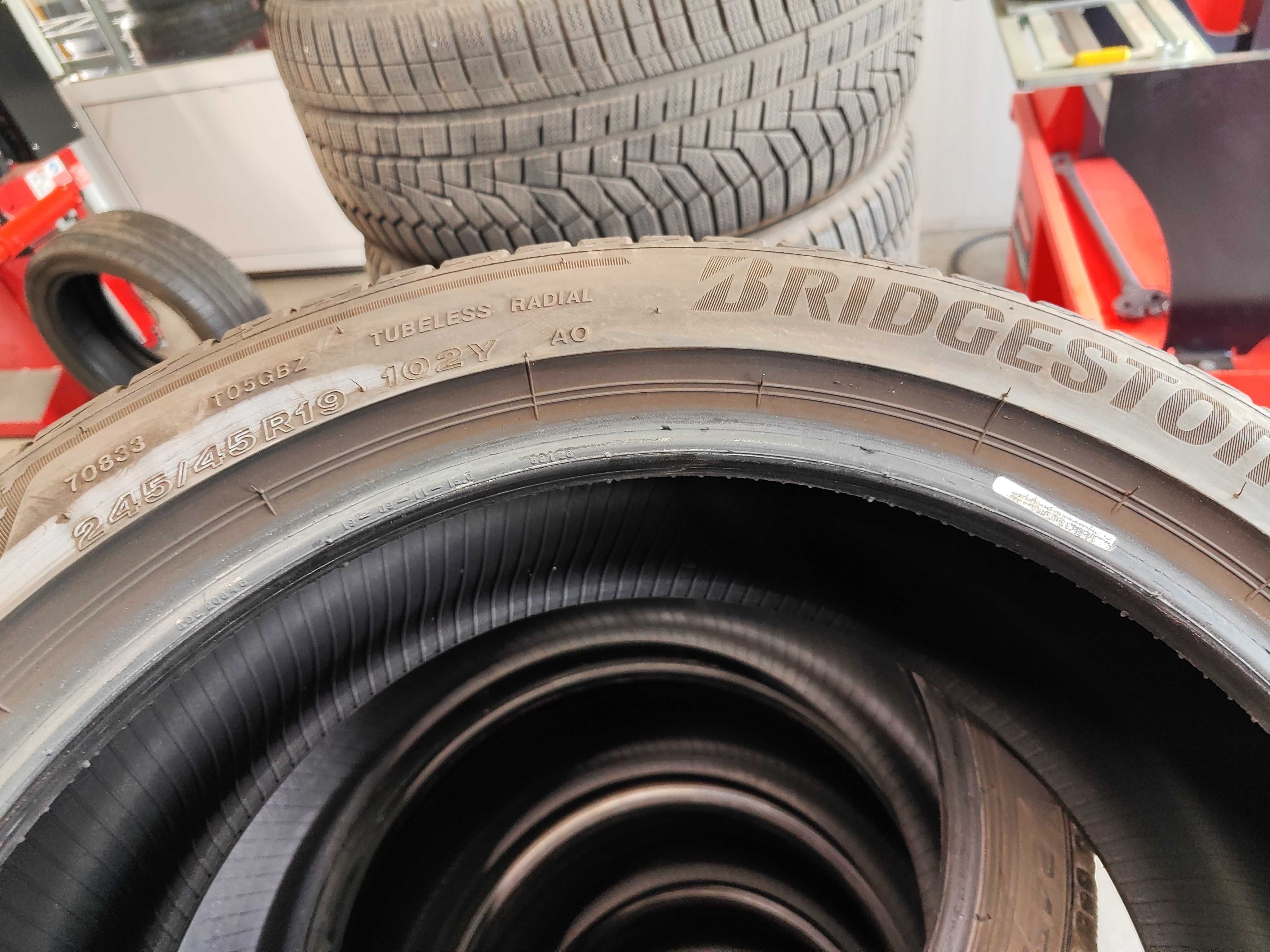 2бр. летни гуми 245/45/19 Bridgestone