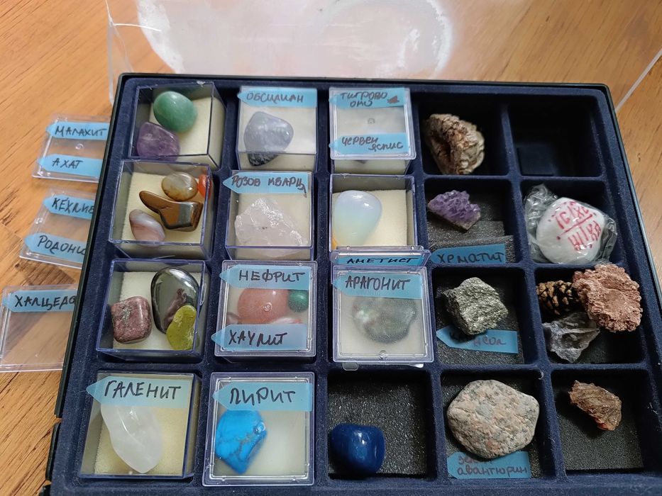 Колекция минерали - ахат,малахит, опалит,аметист,галенит,обсидиан и др