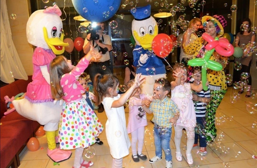 Animatori petreceri copii- (mascote) mickey, elsa, spiderman etc
