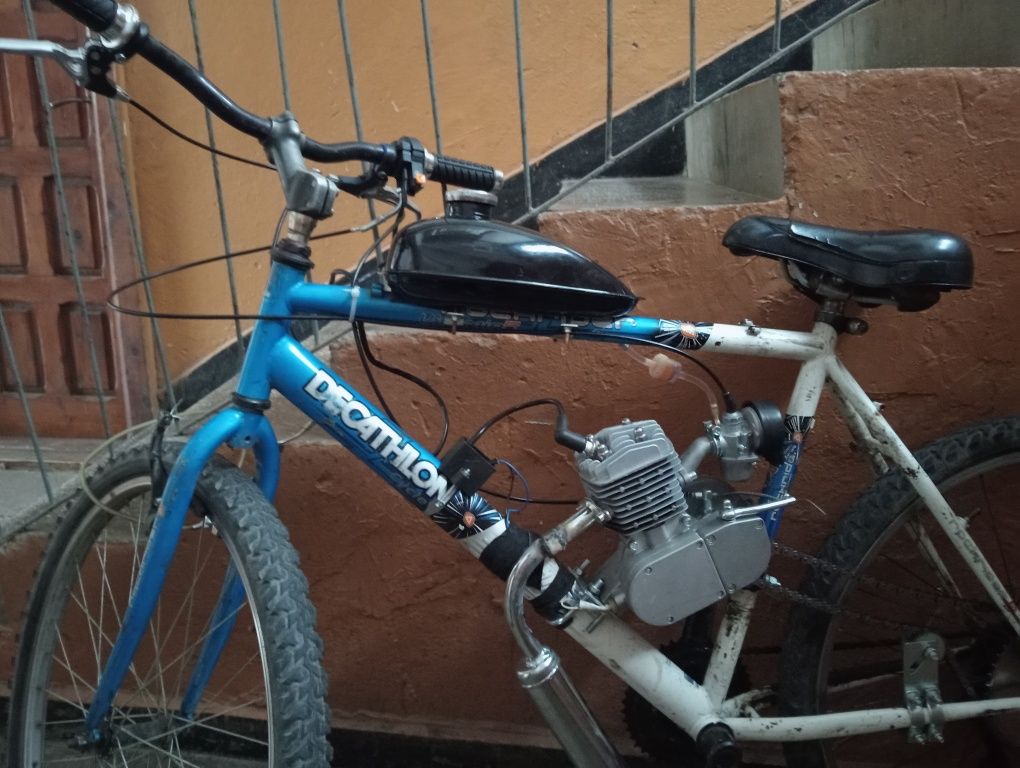 Vând bicicleta cu motor 80cc noi