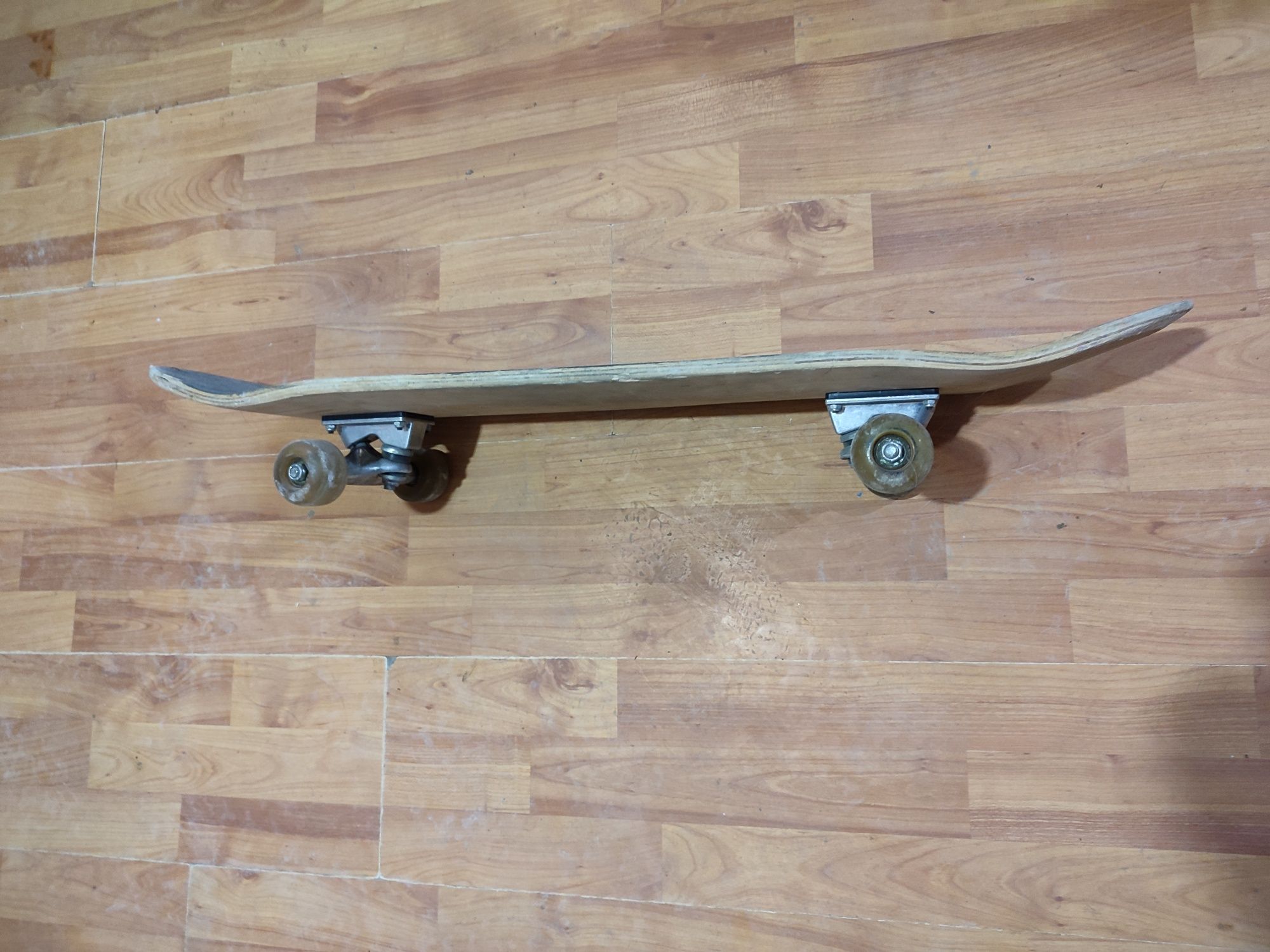 Skateboard de vanzare