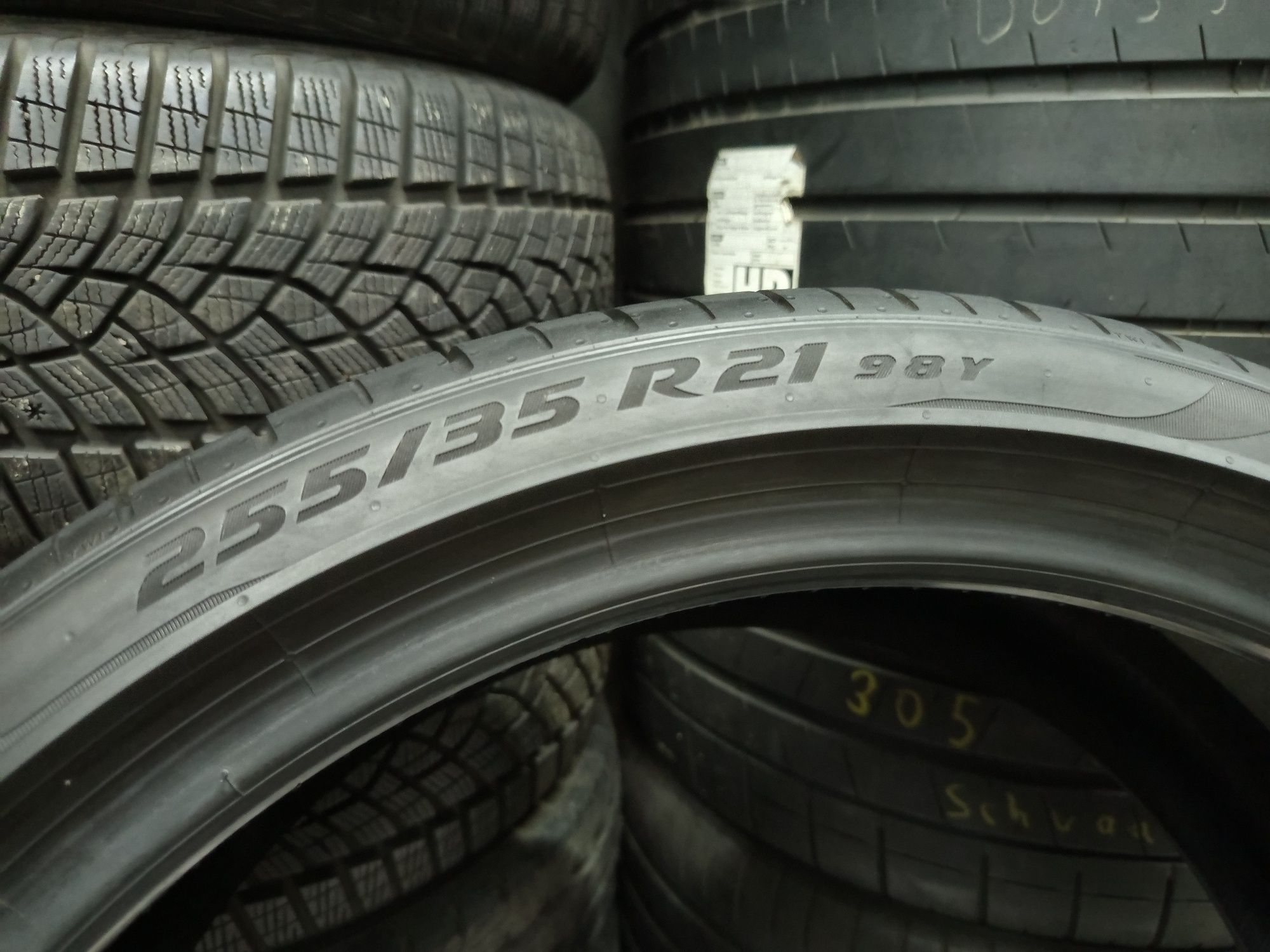 Нови Pirelli 255/35/21-2бр