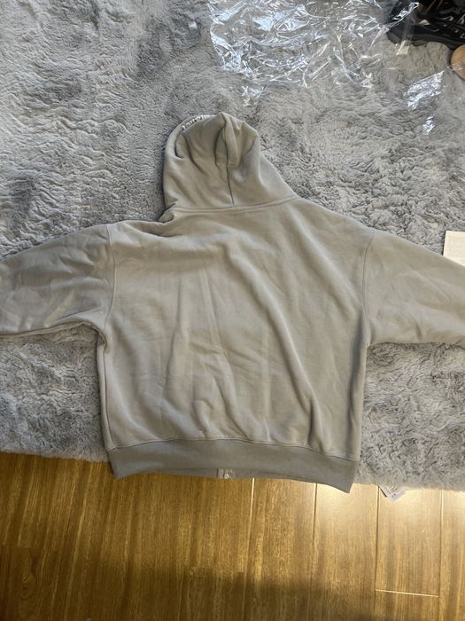 Hanorac Broken Planet – mărimea M (nou, cu glugă și fermoar)