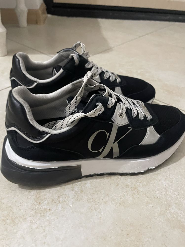 Продам кроссовки Calvin Klein
