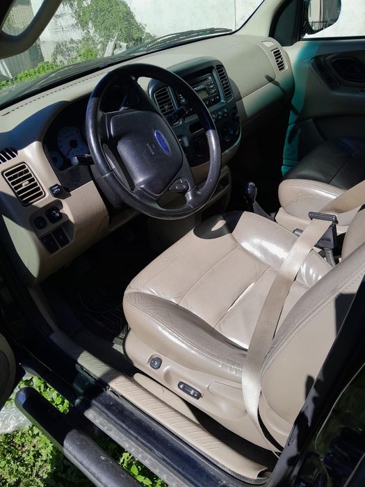 Ford  Maverick XLT