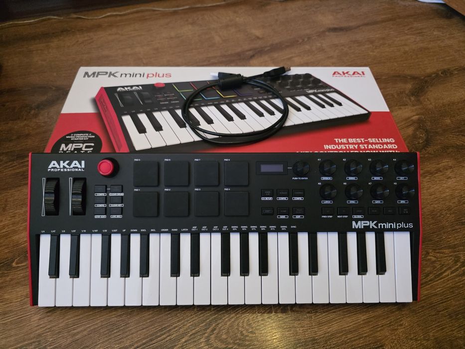 Akai Professional (MPK mini plus) Keyboard