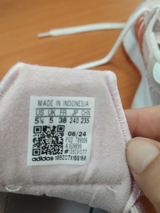 Маратонки adidas 38 номер