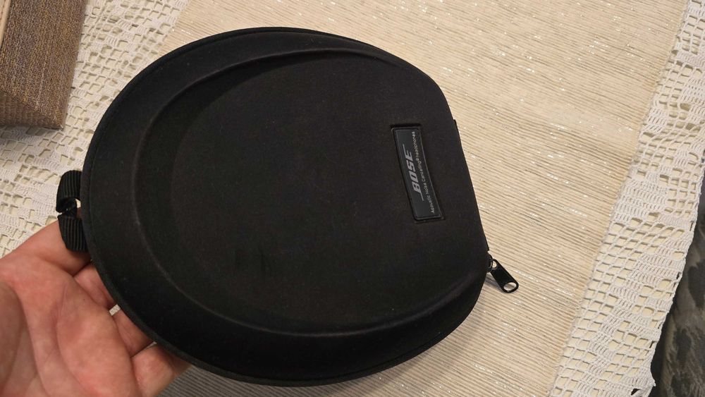 Casti Bose QC15 cu active noise cancellation