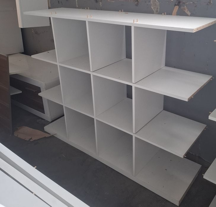Vând mobila living si dressing