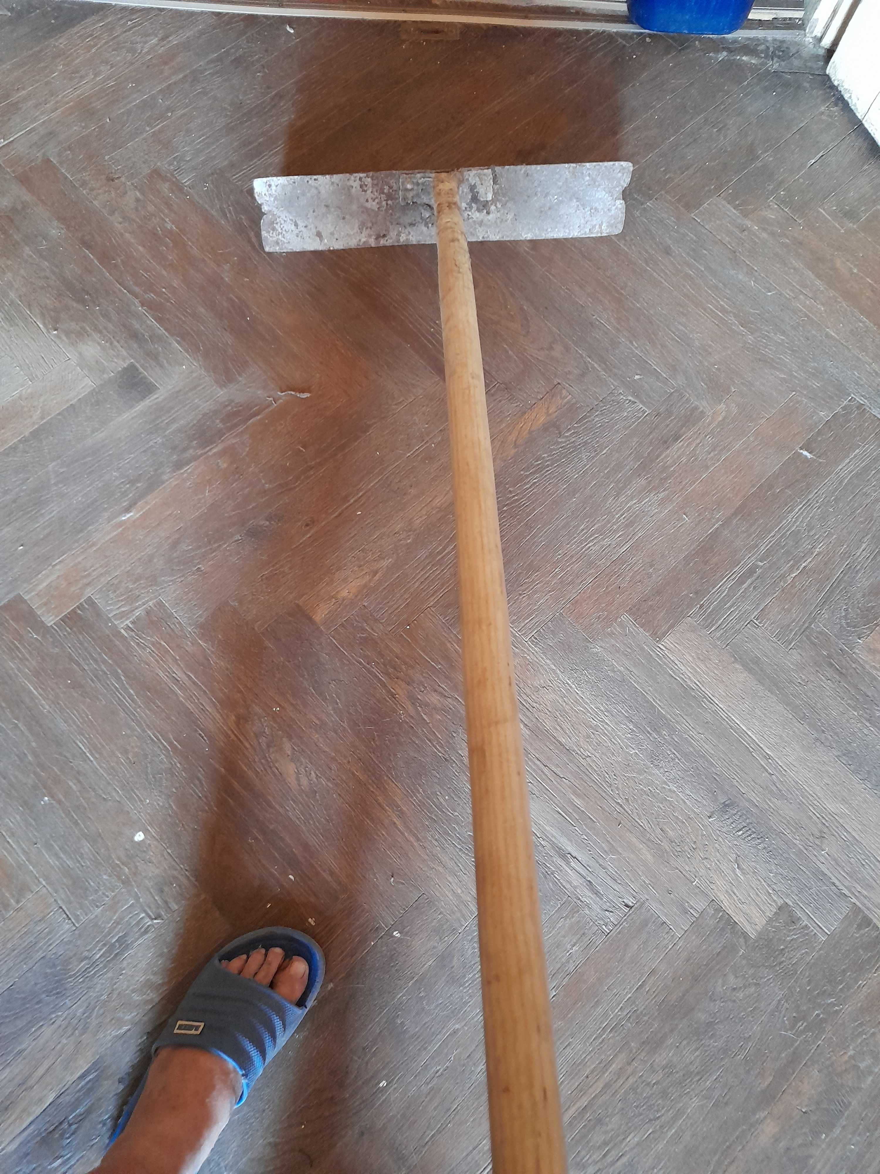 Lopata nivelat beton