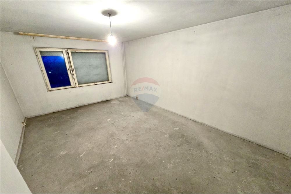 Продава се Многостаен апартамент в Русе, Дружба 1 - 101 кв.м за 985 €/кв.м - Снимка #3