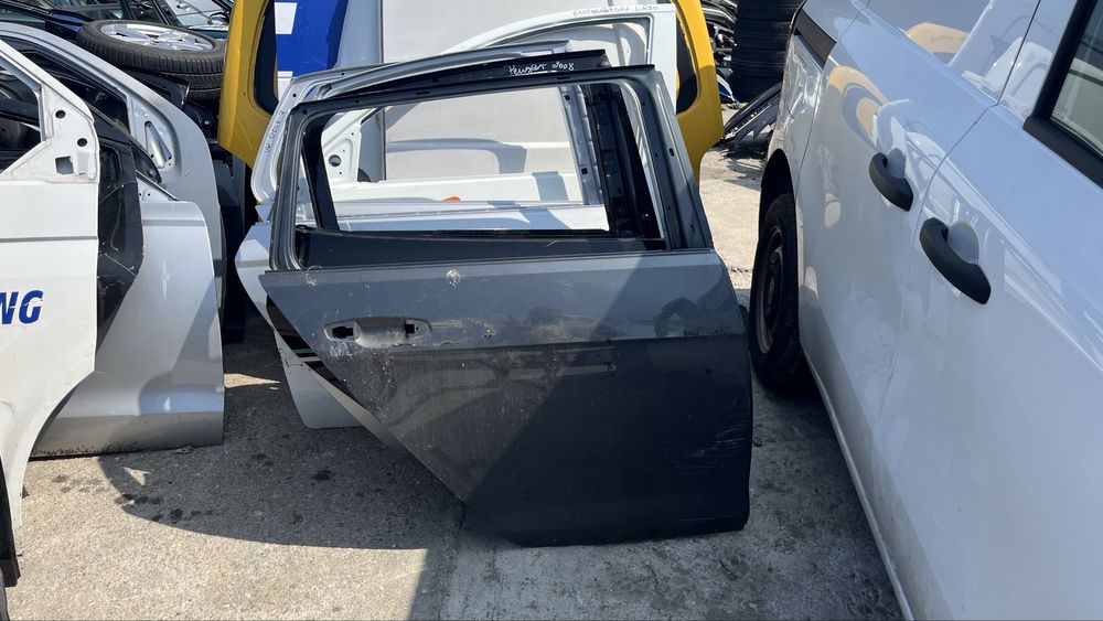 2 броя задна лява и 3 брой задна дясна врата VW Golf 7 комби 2012-