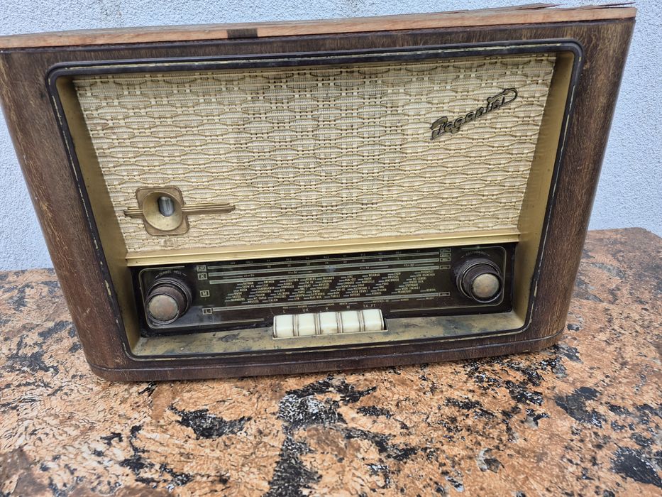 Vând Radio Nora PAGANINI 948 w made in Germany fabricat in 1953