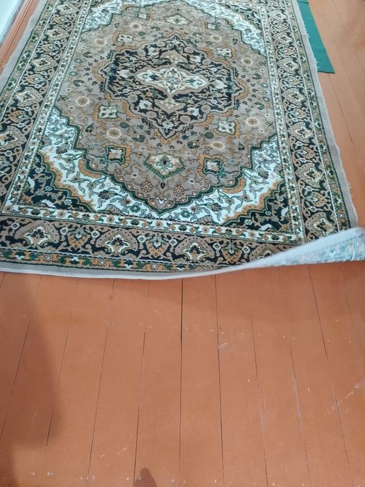 Gilem satiladi taza paydalanilg'an