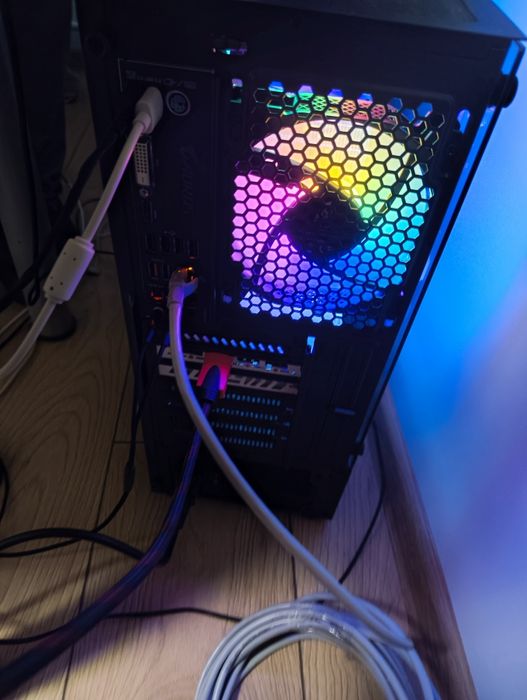 PC Gaming Ryzen 5 5600 / RX 6700 XT / 32GB RAM / SSD 240GB