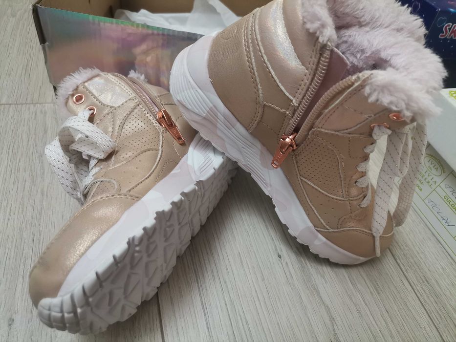 Vând skechers ghete cu lumini și fără lumini