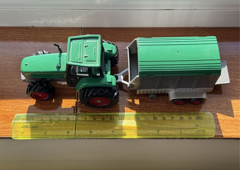 Machete auto Tractor cu remorca metalic scara 1/32