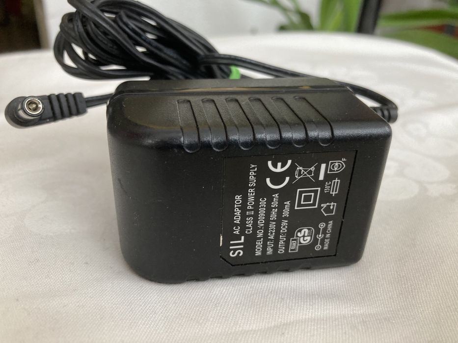 Alimentator 9v . Adaptor 9v . Transformator 9v