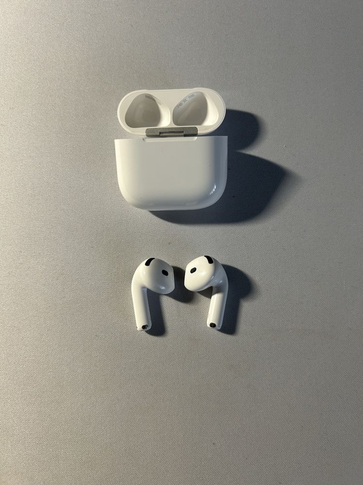 Airpods 4 (ANC) НОВИ! Забележка по цената може да се направи!!
