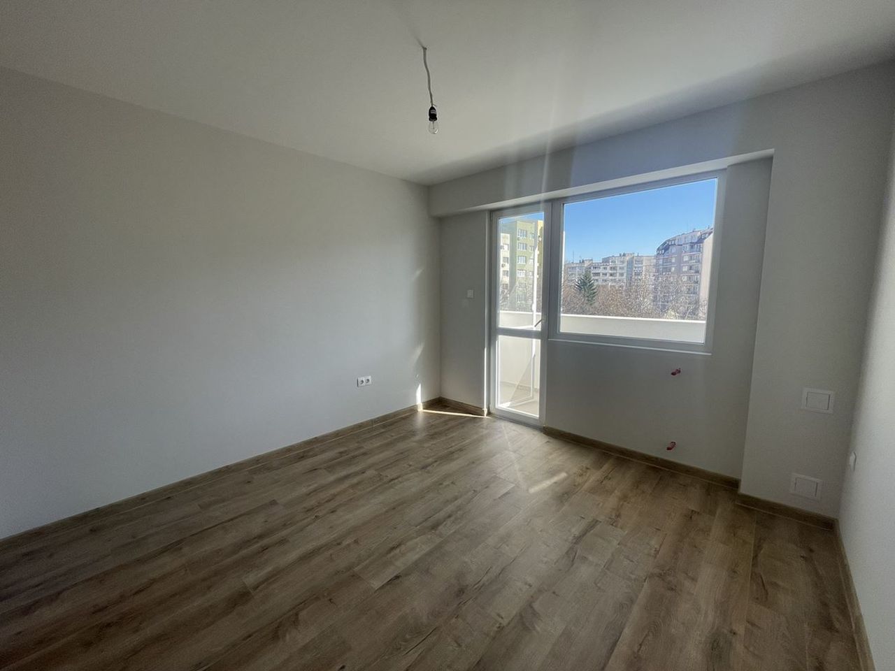 Продава се Тристаен апартамент в София, Хаджи Димитър - 75 кв.м за 2374 €/кв.м - Снимка #9