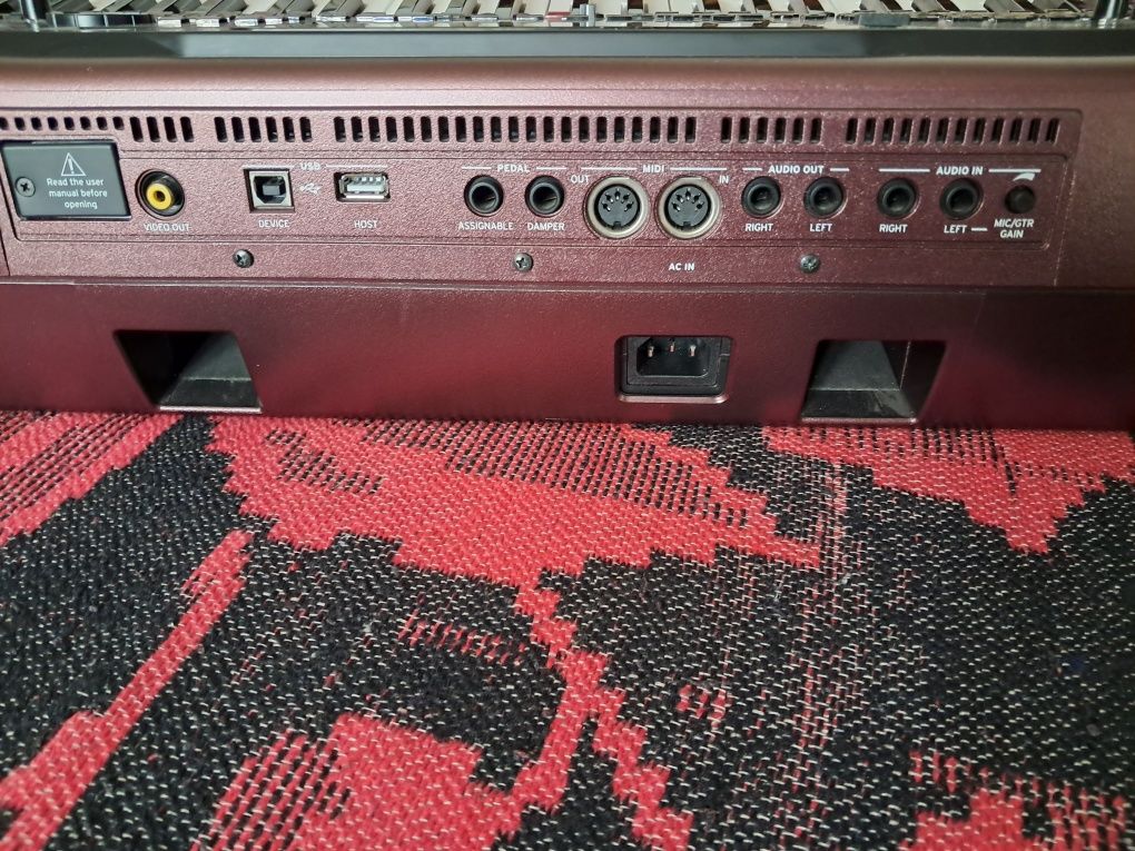 Vând KORG PA 1000 ! NOU
