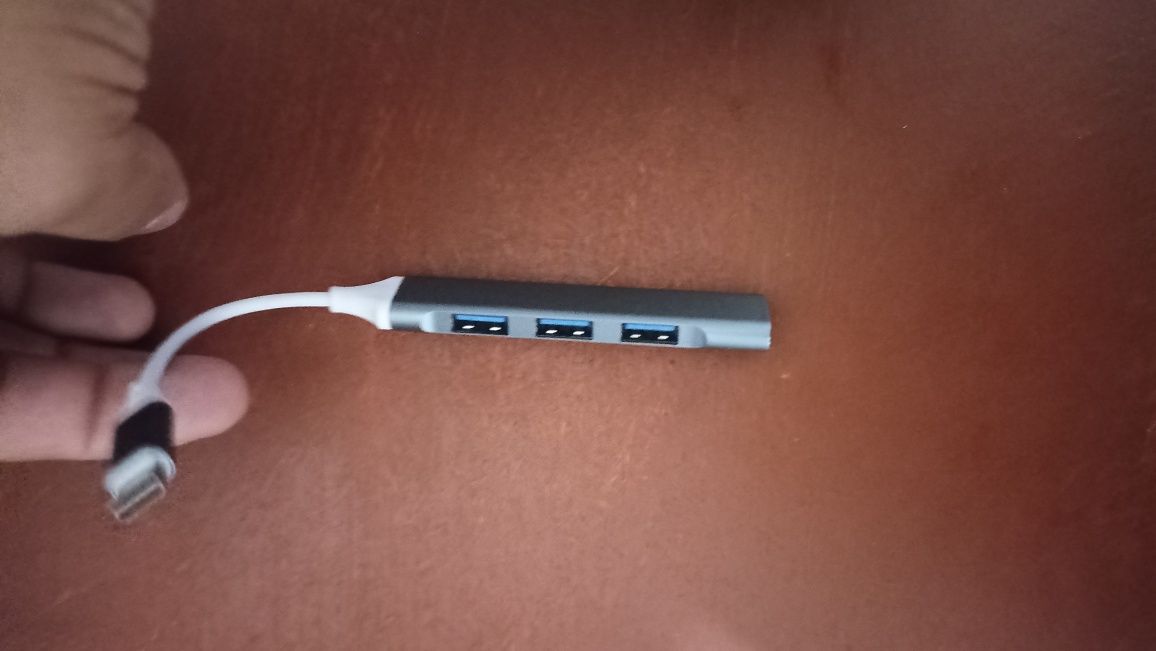 Usb adapter sotiladi