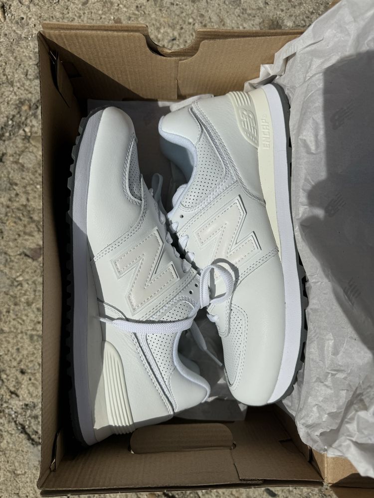 New Balance 574 нови. 43 номер